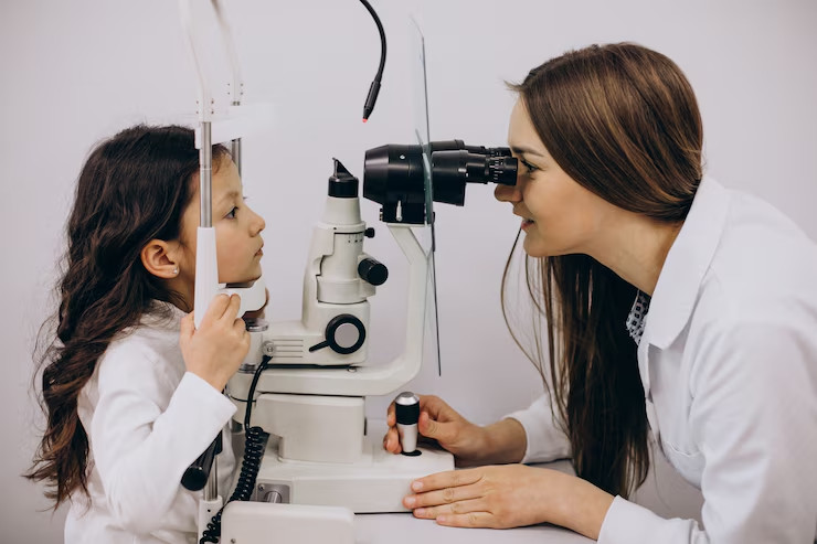 What to Expect at Your First Visit to a Sylmar Optometrist